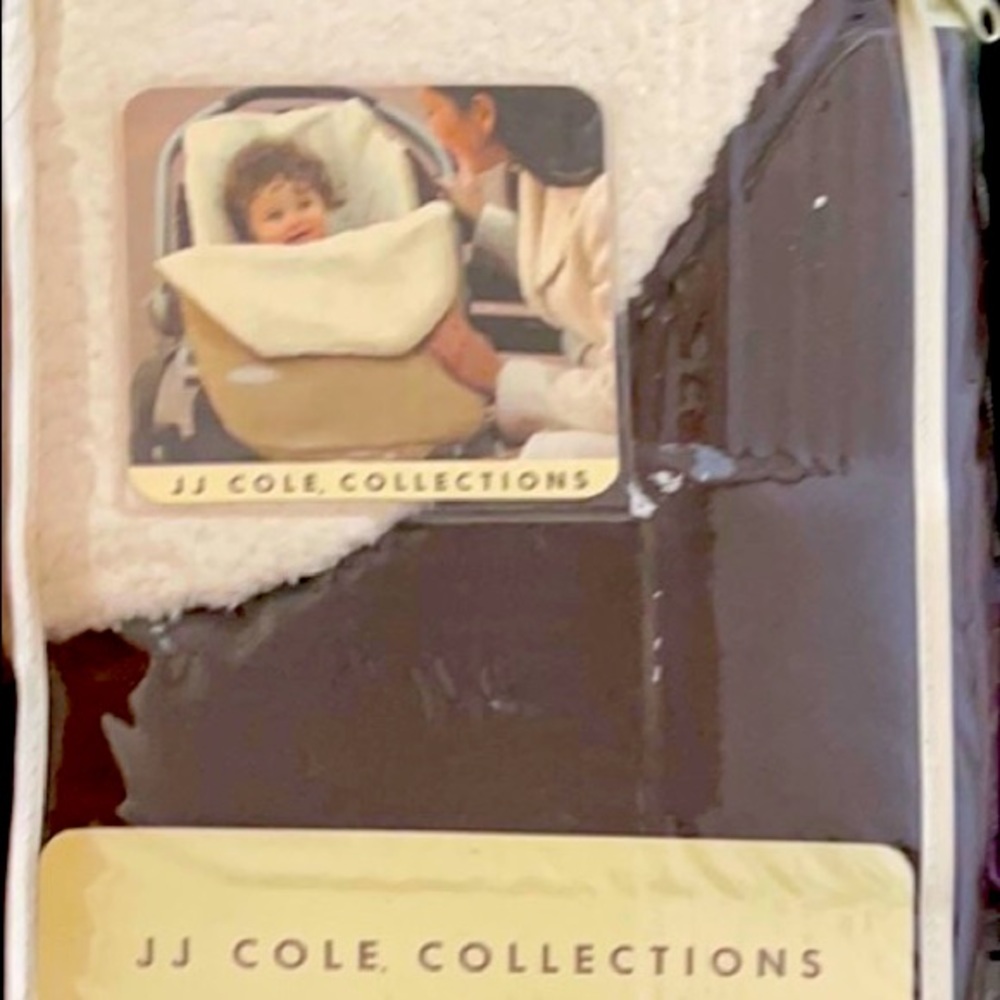 Brand new bundle carrier for your car seat.
